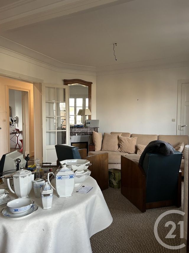 Afficher la photo en grand Appartement F4 à louer - 5 pièces - 97.52 m2 - FONTAINEBLEAU - 77 - ILE-DE-FRANCE - Century 21 Agence Babut