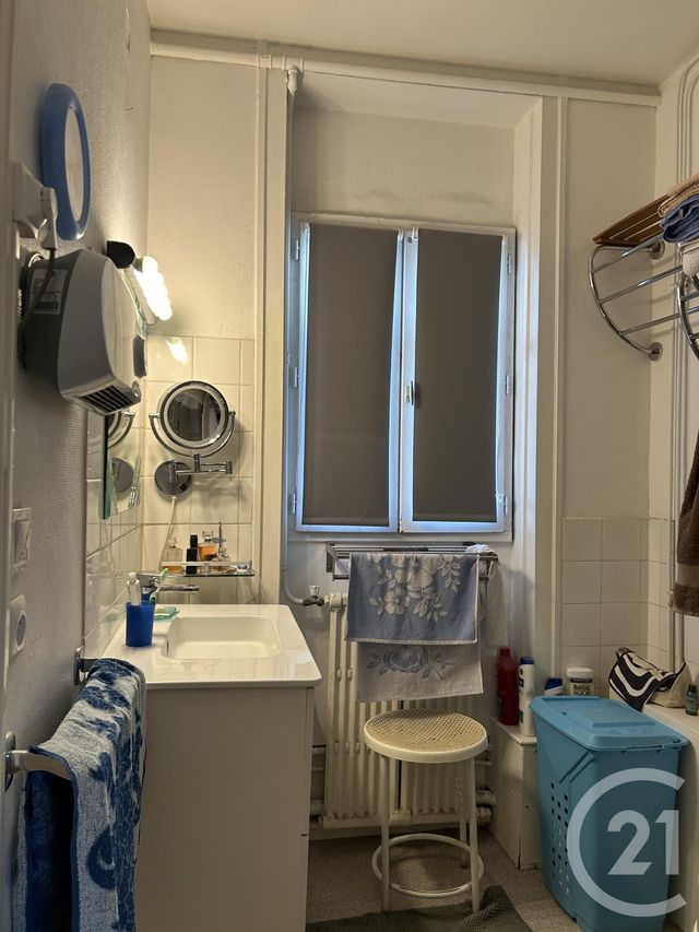 Afficher la photo en grand Appartement F4 à louer - 5 pièces - 97.52 m2 - FONTAINEBLEAU - 77 - ILE-DE-FRANCE - Century 21 Agence Babut