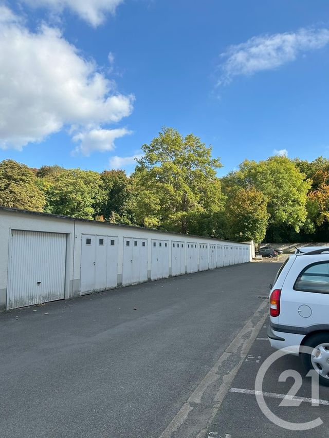 parking - AVON - 77