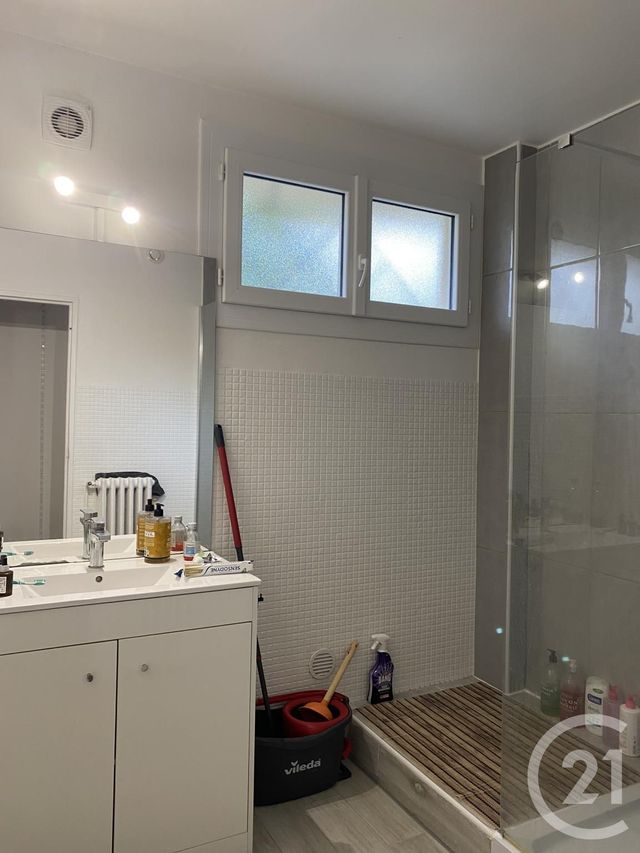 Appartement à louer - 2 pièces - 49.98 m2 - AVON - 77 - ILE-DE-FRANCE - Century 21 Agence Babut