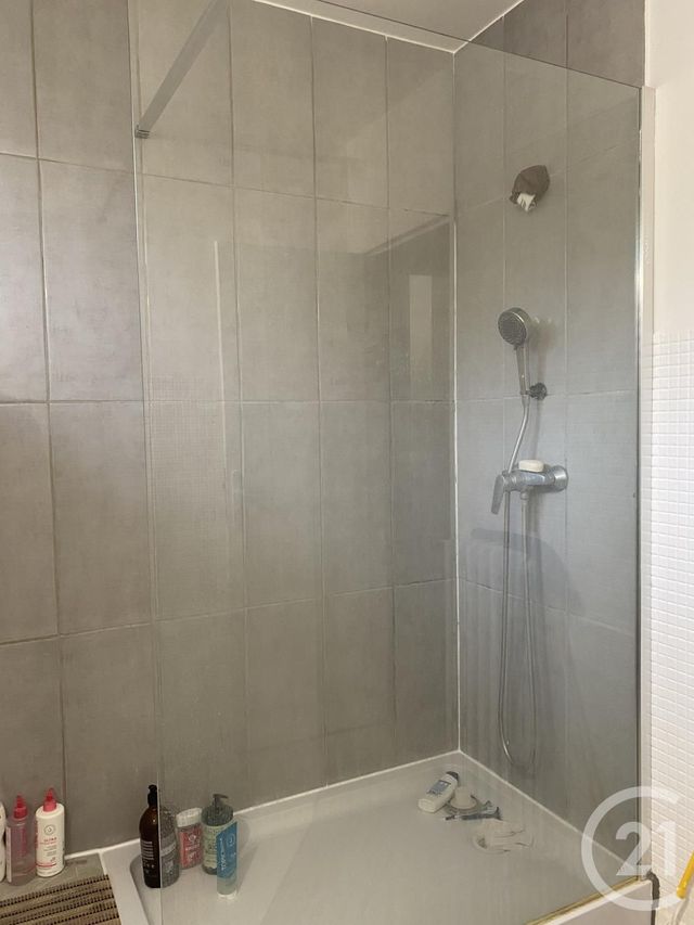 Appartement à louer - 2 pièces - 49.98 m2 - AVON - 77 - ILE-DE-FRANCE - Century 21 Agence Babut