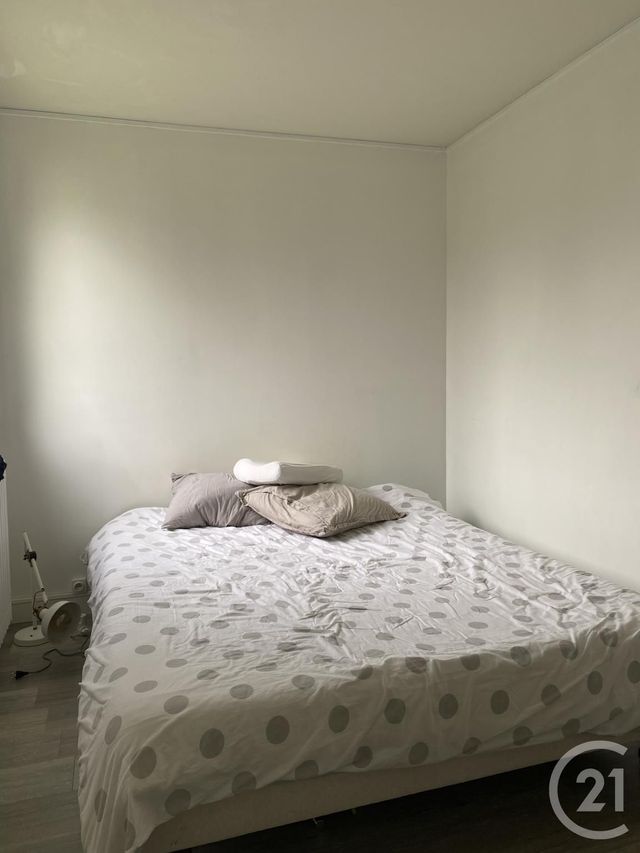 Appartement à louer - 2 pièces - 49.98 m2 - AVON - 77 - ILE-DE-FRANCE - Century 21 Agence Babut