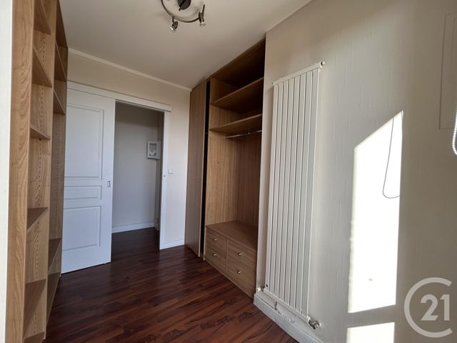 Afficher la photo en grand Appartement à vendre - 5 pièces - 74.79 m2 - FONTAINEBLEAU - 77 - ILE-DE-FRANCE - Century 21 Agence Babut