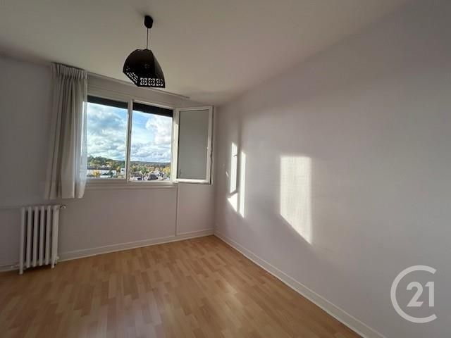 Appartement à vendre - 5 pièces - 74.79 m2 - FONTAINEBLEAU - 77 - ILE-DE-FRANCE - Century 21 Agence Babut