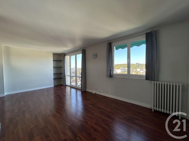 Afficher la photo en grand Appartement à vendre - 5 pièces - 74.79 m2 - FONTAINEBLEAU - 77 - ILE-DE-FRANCE - Century 21 Agence Babut