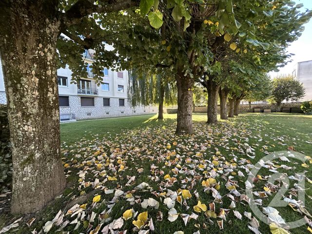 Afficher la photo en grand Appartement à vendre - 5 pièces - 74.79 m2 - FONTAINEBLEAU - 77 - ILE-DE-FRANCE - Century 21 Agence Babut