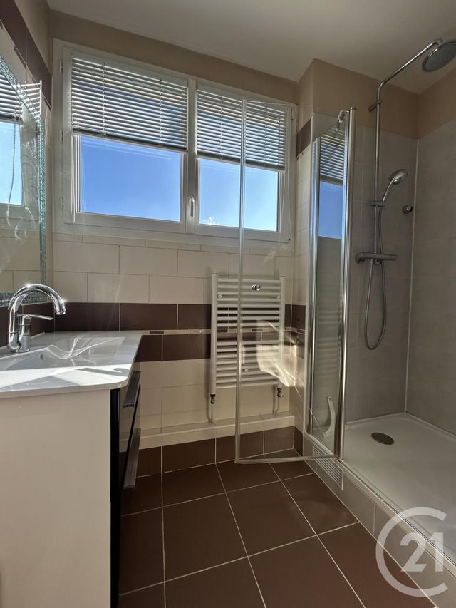 Afficher la photo en grand Appartement à vendre - 5 pièces - 74.79 m2 - FONTAINEBLEAU - 77 - ILE-DE-FRANCE - Century 21 Agence Babut