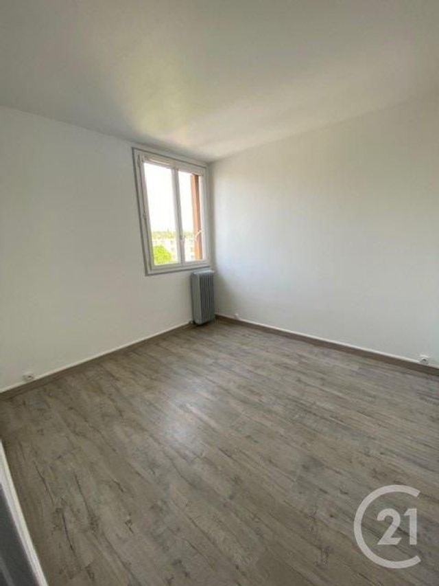 Appartement à louer - 4 pièces - 62.5 m2 - AVON - 77 - ILE-DE-FRANCE - Century 21 Agence Babut