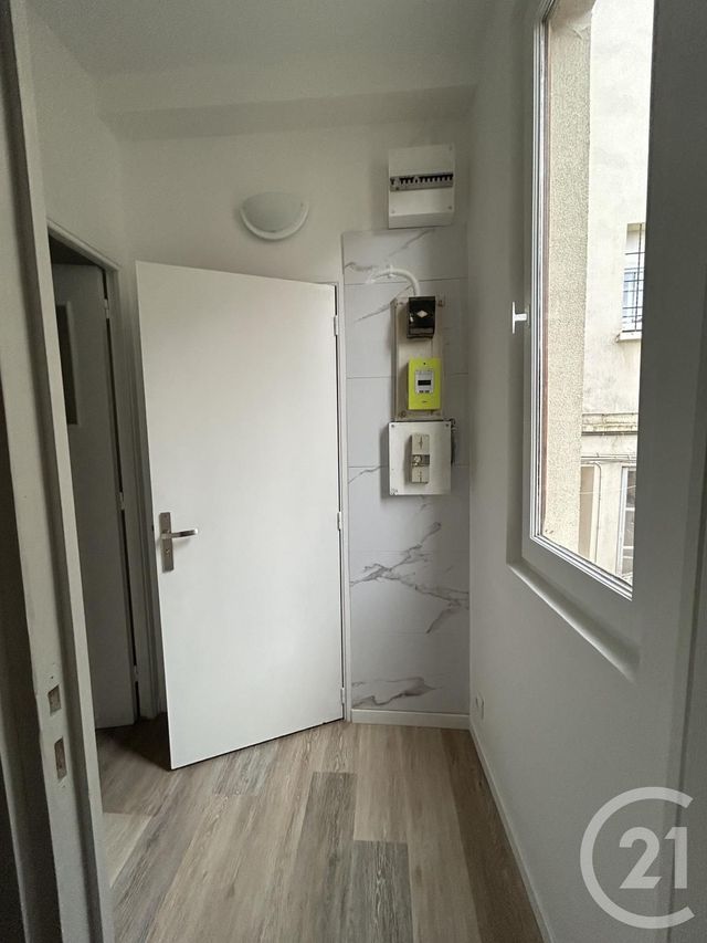 Appartement Studio à louer - 1 pièce - 23.67 m2 - MELUN - 77 - ILE-DE-FRANCE - Century 21 Agence Babut