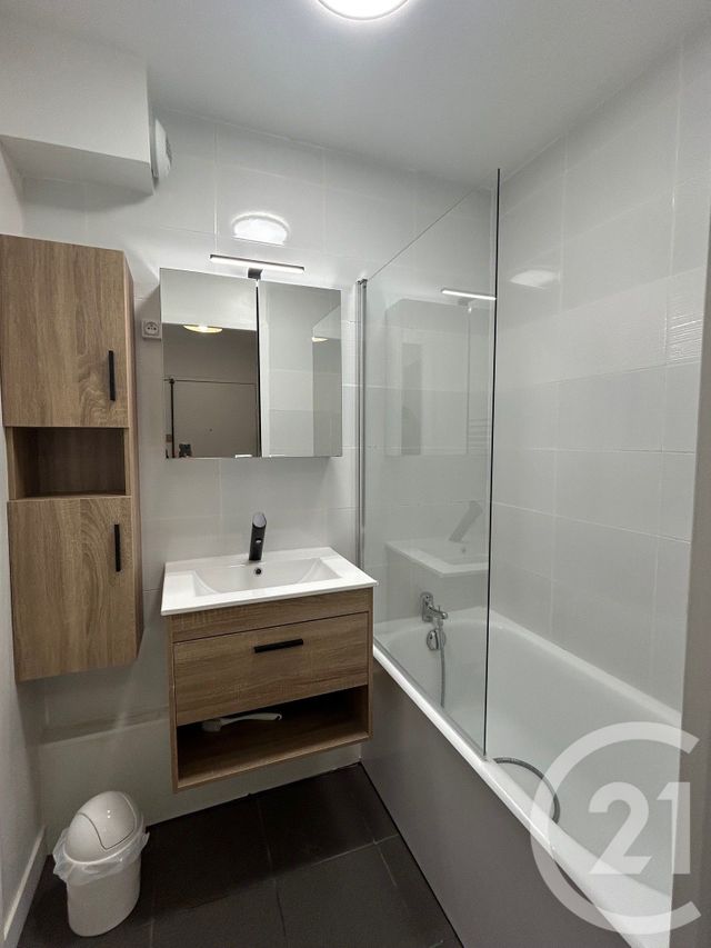 Afficher la photo en grand Appartement F1 à louer - 1 pièce - 31.66 m2 - AVON - 77 - ILE-DE-FRANCE - Century 21 Agence Babut
