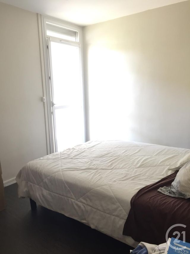 Afficher la photo en grand Appartement à louer - 3 pièces - 60.08 m2 - AVON - 77 - ILE-DE-FRANCE - Century 21 Agence Babut