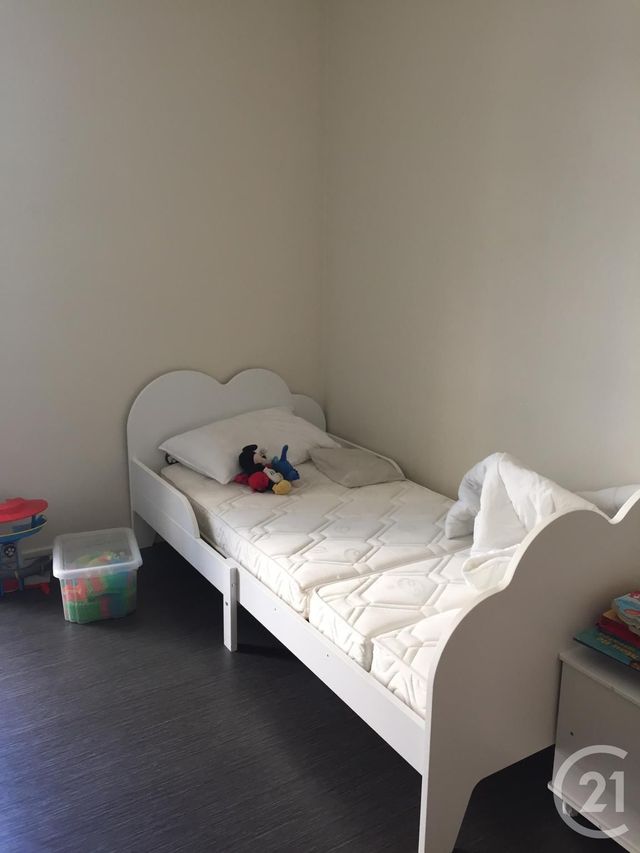 Afficher la photo en grand Appartement à louer - 3 pièces - 60.08 m2 - AVON - 77 - ILE-DE-FRANCE - Century 21 Agence Babut