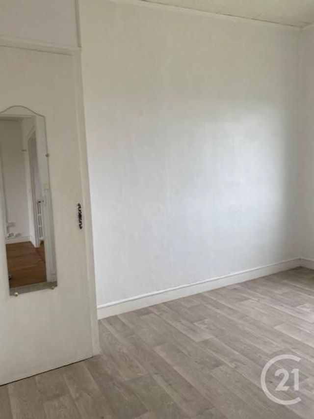 Appartement à louer - 4 pièces - 56.83 m2 - AVON - 77 - ILE-DE-FRANCE - Century 21 Agence Babut