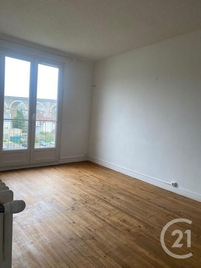 Appartement à louer - 4 pièces - 56.83 m2 - AVON - 77 - ILE-DE-FRANCE - Century 21 Agence Babut