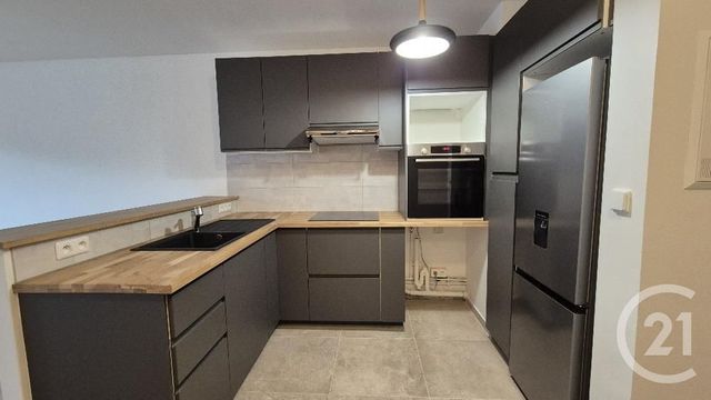 Appartement T2 à louer - 2 pièces - 49.6 m2 - FONTAINEBLEAU - 77 - ILE-DE-FRANCE - Century 21 Agence Babut