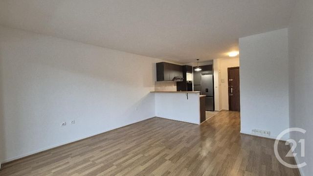 Appartement T2 à louer - 2 pièces - 49.6 m2 - FONTAINEBLEAU - 77 - ILE-DE-FRANCE - Century 21 Agence Babut