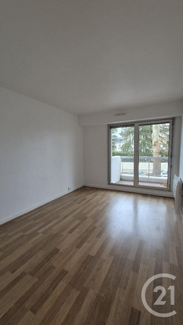 Appartement T2 à louer - 2 pièces - 49.6 m2 - FONTAINEBLEAU - 77 - ILE-DE-FRANCE - Century 21 Agence Babut