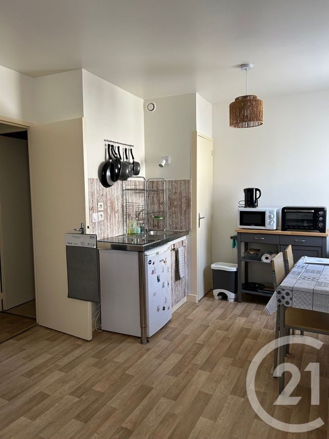 Appartement Studio à louer - 1 pièce - 24.97 m2 - AVON - 77 - ILE-DE-FRANCE - Century 21 Agence Babut