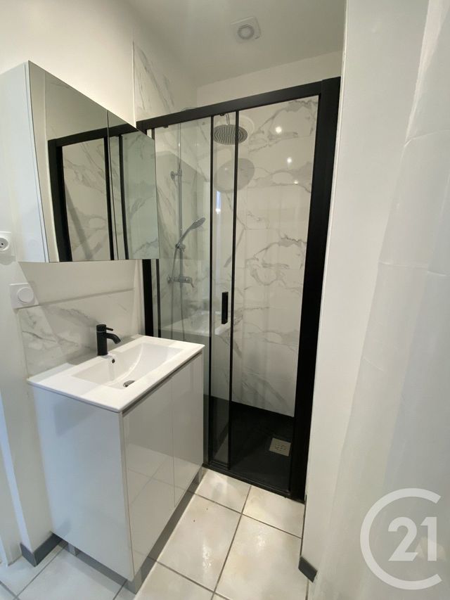 Appartement Studio à louer - 1 pièce - 28.1 m2 - MELUN - 77 - ILE-DE-FRANCE - Century 21 Agence Babut