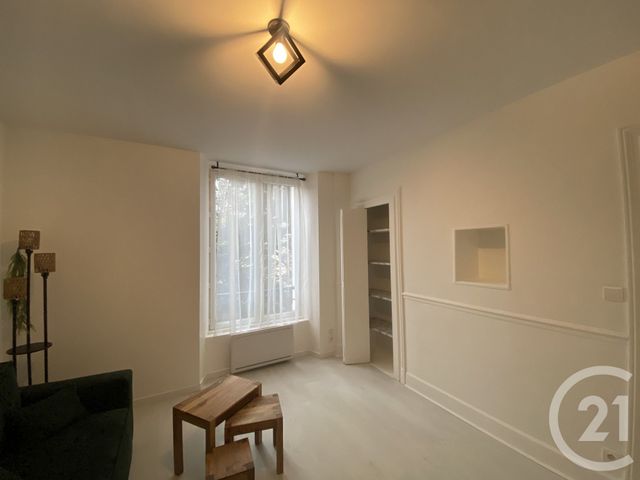 Appartement Studio à louer - 1 pièce - 28.1 m2 - MELUN - 77 - ILE-DE-FRANCE - Century 21 Agence Babut