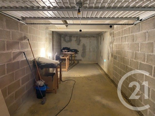 parking à louer - 21.0 m2 - FONTAINEBLEAU - 77 - ILE-DE-FRANCE - Century 21 Agence Babut