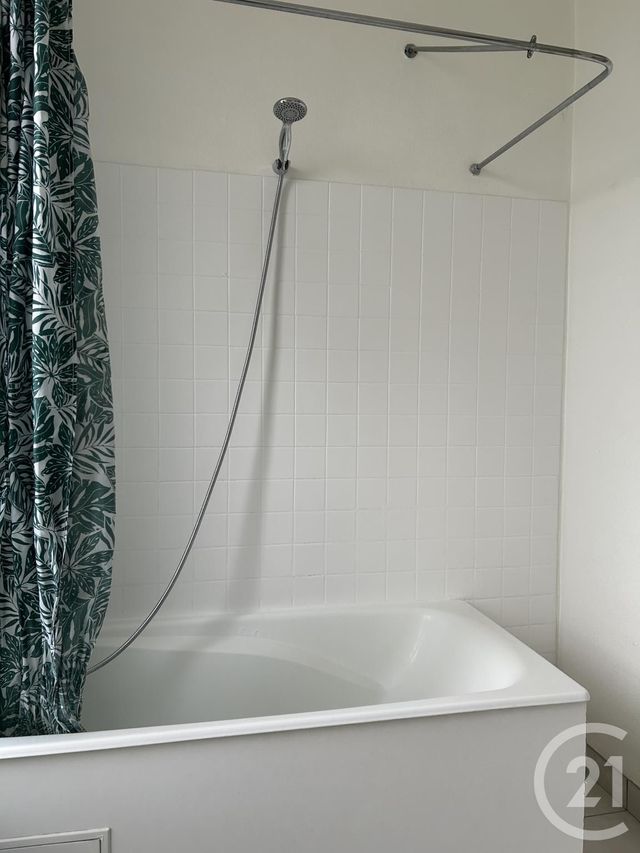 maison à louer - 7 pièces - 169.01 m2 - AVON - 77 - ILE-DE-FRANCE - Century 21 Agence Babut