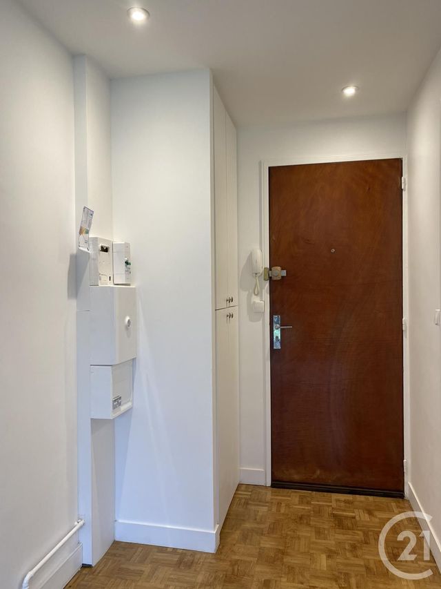 Appartement Studio à louer - 1 pièce - 22.44 m2 - AVON - 77 - ILE-DE-FRANCE - Century 21 Agence Babut