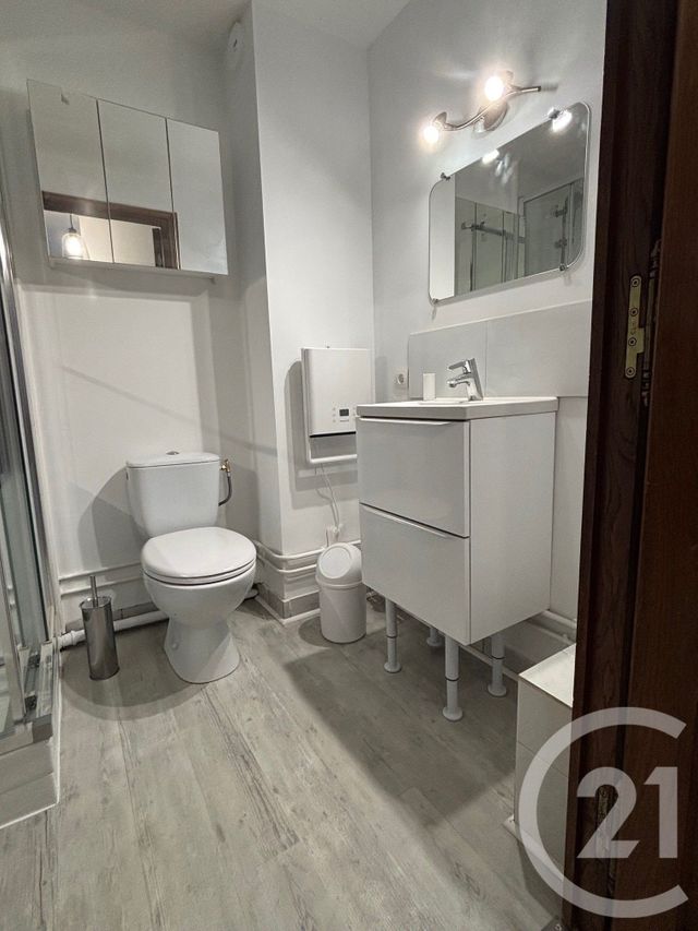 Appartement à louer - 2 pièces - 38.66 m2 - FONTAINEBLEAU - 77 - ILE-DE-FRANCE - Century 21 Agence Babut