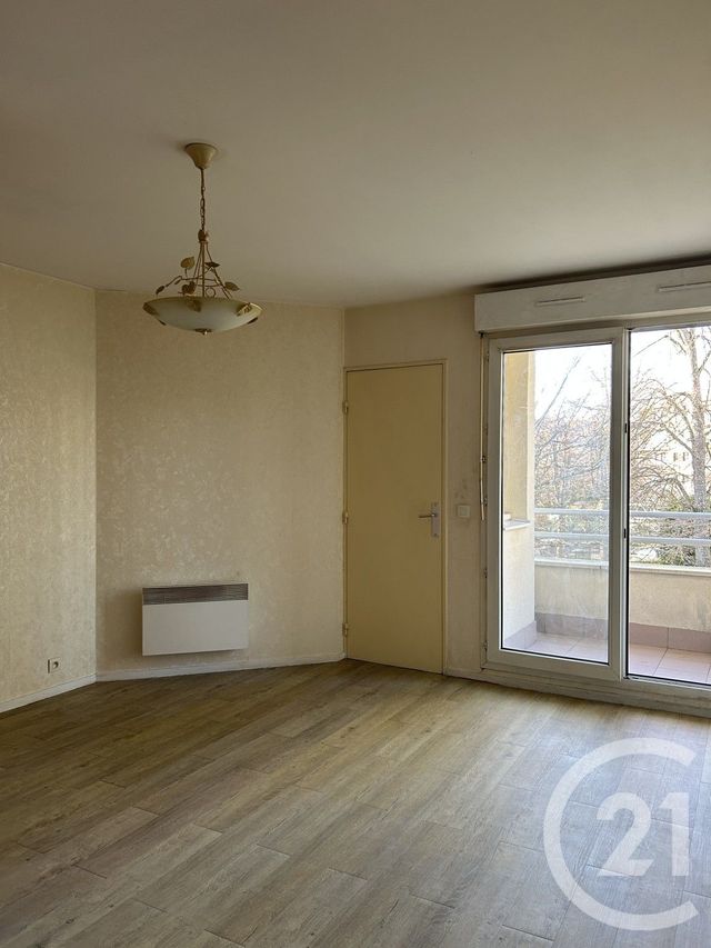 Appartement Studio à louer - 1 pièce - 27.65 m2 - AVON - 77 - ILE-DE-FRANCE - Century 21 Agence Babut