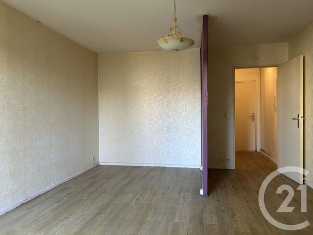 Appartement Studio à louer - 1 pièce - 27.65 m2 - AVON - 77 - ILE-DE-FRANCE - Century 21 Agence Babut