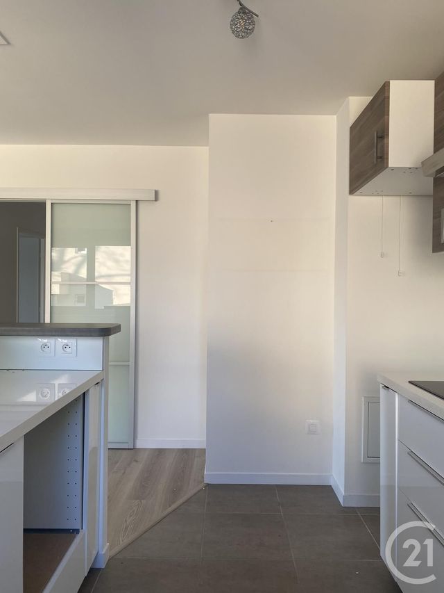 Appartement à louer - 3 pièces - 63.86 m2 - AVON - 77 - ILE-DE-FRANCE - Century 21 Agence Babut