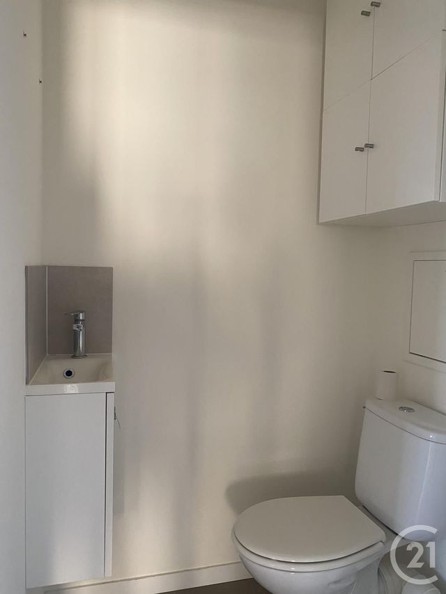 Appartement à louer - 3 pièces - 63.86 m2 - AVON - 77 - ILE-DE-FRANCE - Century 21 Agence Babut