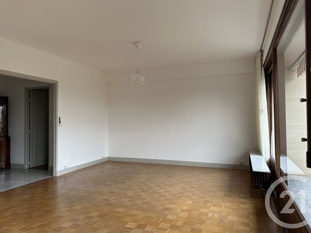 Appartement à louer - 3 pièces - 78.03 m2 - FONTAINEBLEAU - 77 - ILE-DE-FRANCE - Century 21 Agence Babut