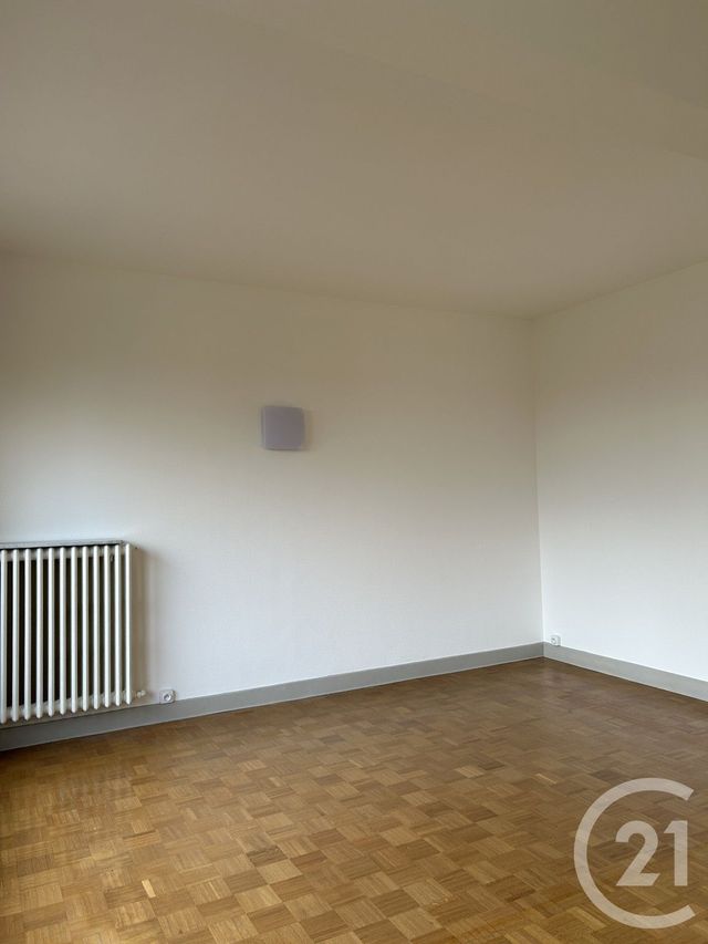 Appartement à louer - 3 pièces - 78.03 m2 - FONTAINEBLEAU - 77 - ILE-DE-FRANCE - Century 21 Agence Babut