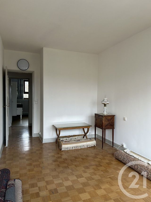 Appartement à louer - 3 pièces - 78.03 m2 - FONTAINEBLEAU - 77 - ILE-DE-FRANCE - Century 21 Agence Babut