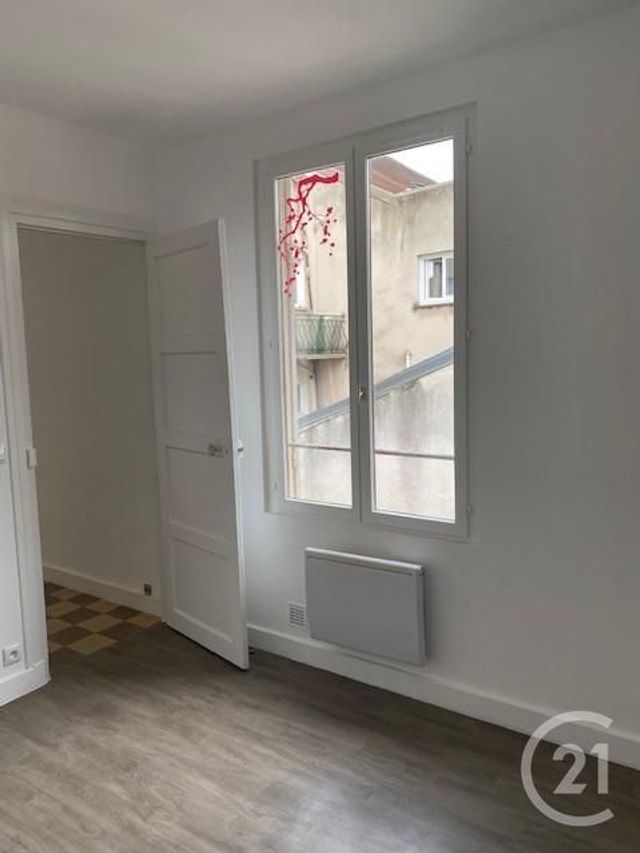 Appartement Studio à louer - 1 pièce - 23.88 m2 - MELUN - 77 - ILE-DE-FRANCE - Century 21 Agence Babut