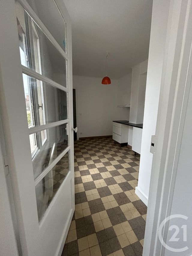 Appartement Studio à louer - 1 pièce - 23.88 m2 - MELUN - 77 - ILE-DE-FRANCE - Century 21 Agence Babut