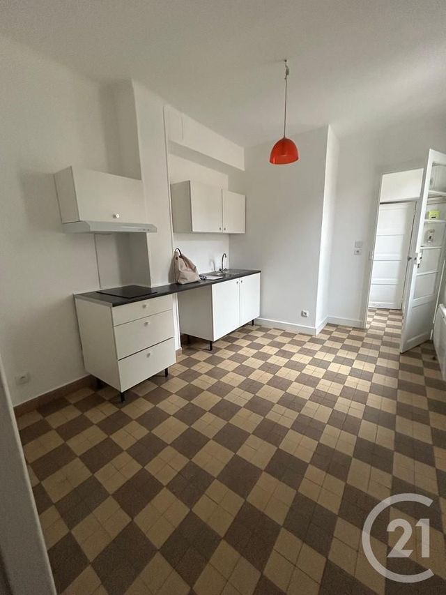 Appartement Studio à louer - 1 pièce - 23.88 m2 - MELUN - 77 - ILE-DE-FRANCE - Century 21 Agence Babut