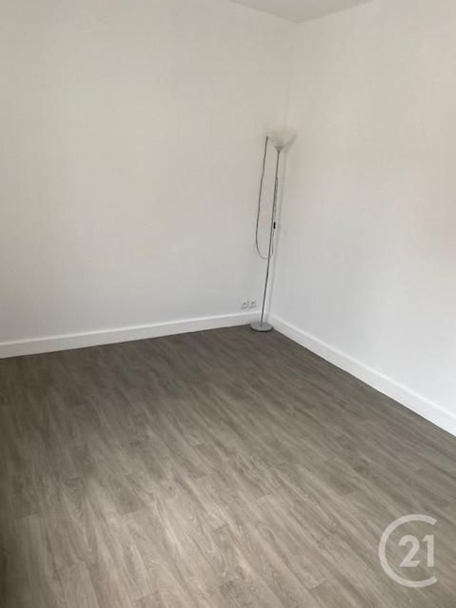 Appartement Studio à louer - 1 pièce - 23.88 m2 - MELUN - 77 - ILE-DE-FRANCE - Century 21 Agence Babut