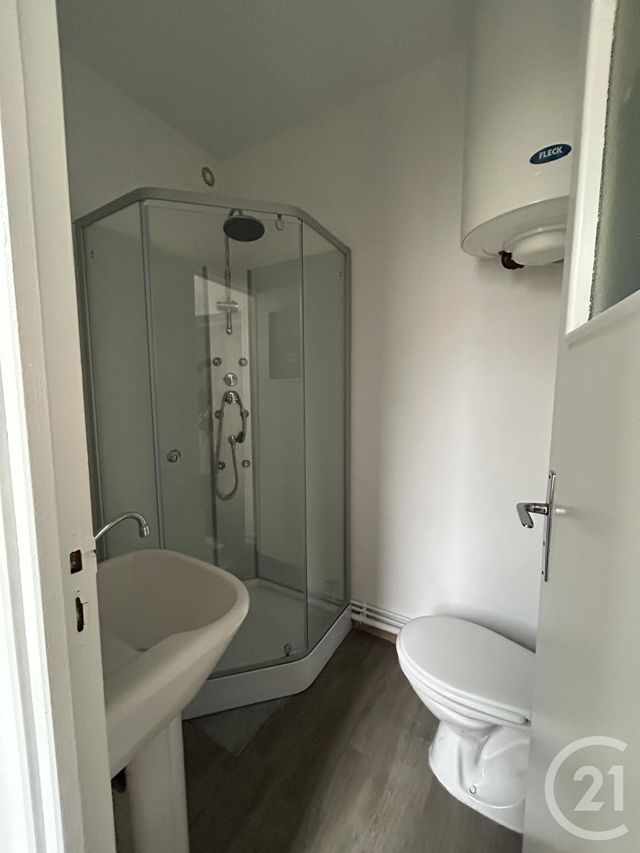 Appartement Studio à louer - 1 pièce - 23.88 m2 - MELUN - 77 - ILE-DE-FRANCE - Century 21 Agence Babut