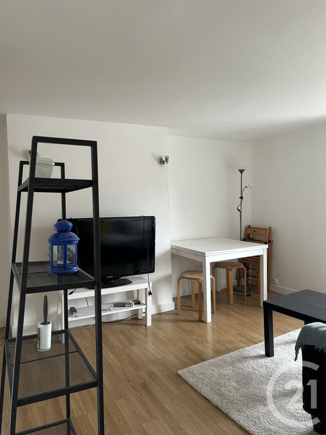 Appartement à louer - 2 pièces - 29.81 m2 - FONTAINEBLEAU - 77 - ILE-DE-FRANCE - Century 21 Agence Babut