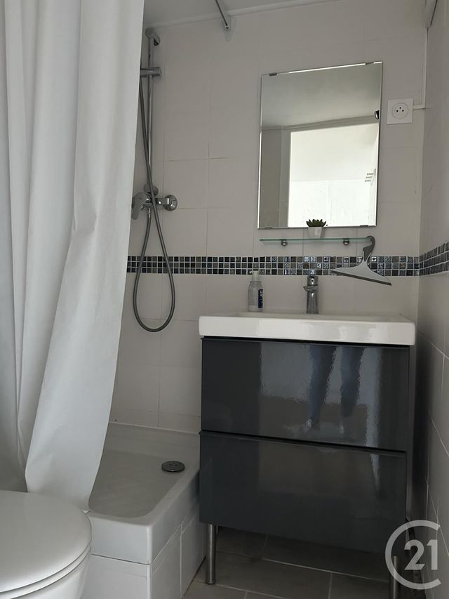 Appartement à louer - 2 pièces - 29.81 m2 - FONTAINEBLEAU - 77 - ILE-DE-FRANCE - Century 21 Agence Babut