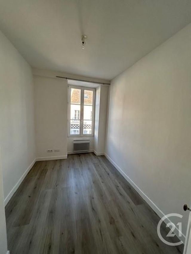 Appartement à louer - 3 pièces - 69.47 m2 - FONTAINEBLEAU - 77 - ILE-DE-FRANCE - Century 21 Agence Babut
