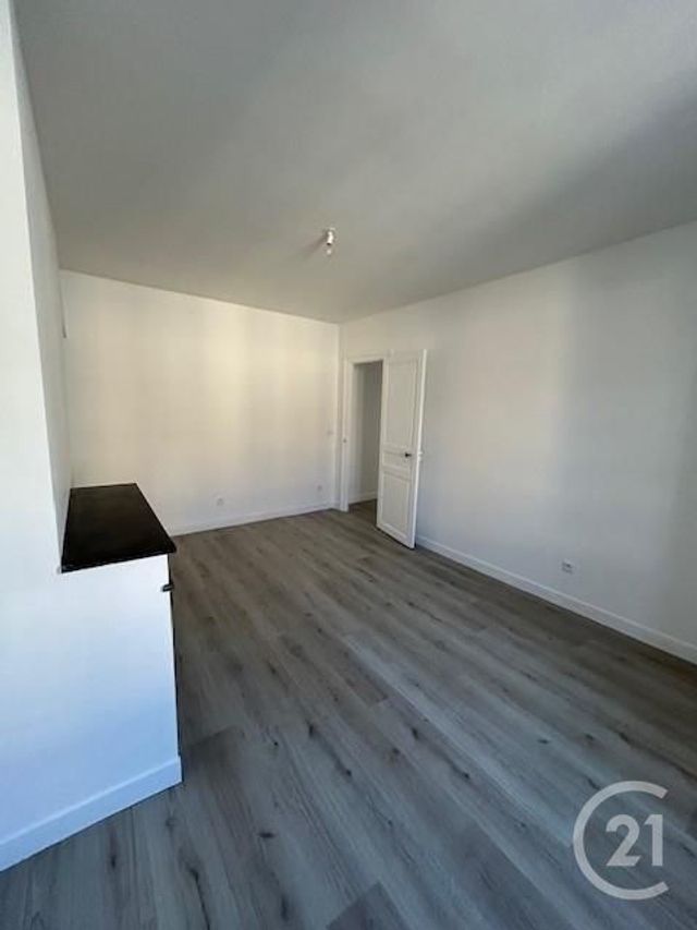 Appartement à louer - 3 pièces - 69.47 m2 - FONTAINEBLEAU - 77 - ILE-DE-FRANCE - Century 21 Agence Babut