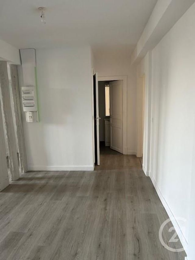 Appartement à louer - 3 pièces - 69.47 m2 - FONTAINEBLEAU - 77 - ILE-DE-FRANCE - Century 21 Agence Babut
