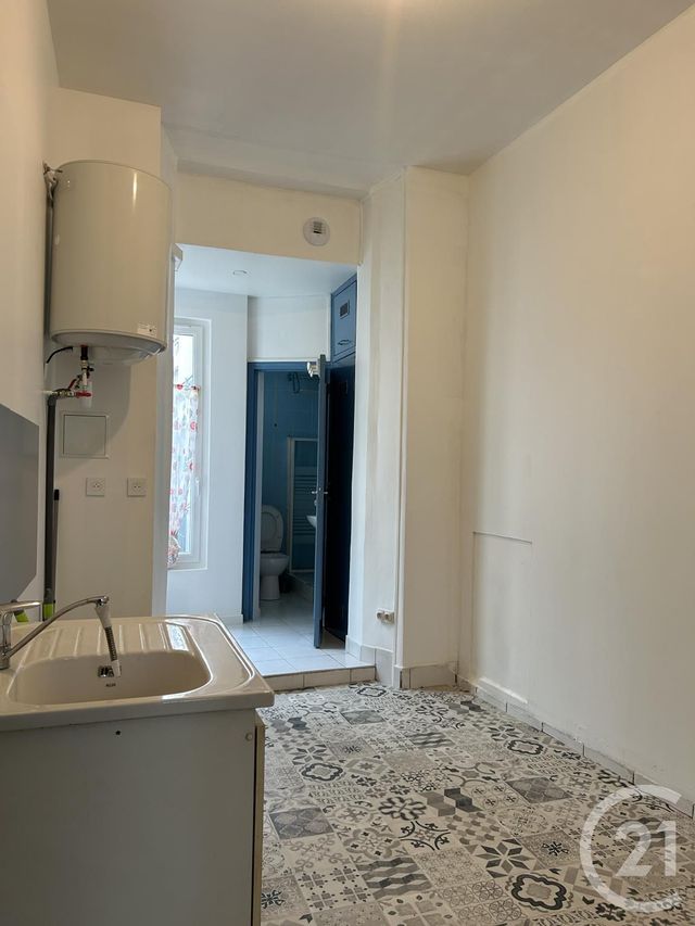 Appartement Studio à louer - 1 pièce - 28.36 m2 - FONTAINEBLEAU - 77 - ILE-DE-FRANCE - Century 21 Agence Babut