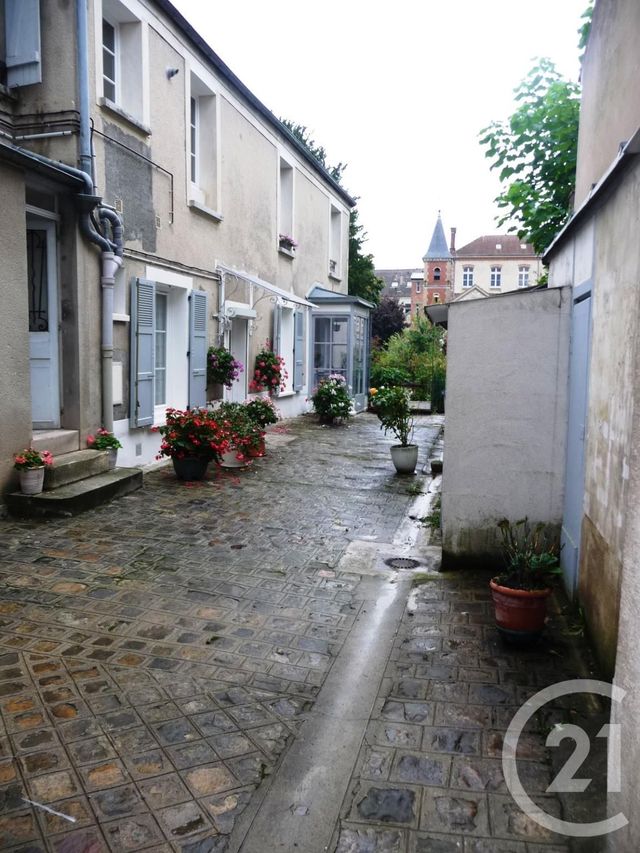 Appartement Studio à louer - 1 pièce - 28.36 m2 - FONTAINEBLEAU - 77 - ILE-DE-FRANCE - Century 21 Agence Babut