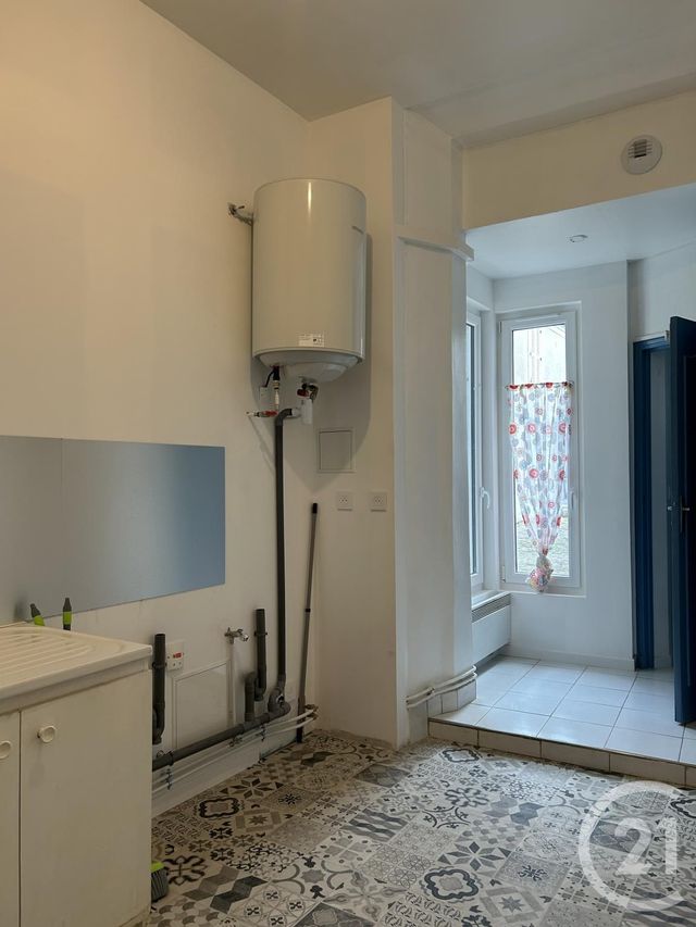 Appartement Studio à louer - 1 pièce - 28.36 m2 - FONTAINEBLEAU - 77 - ILE-DE-FRANCE - Century 21 Agence Babut