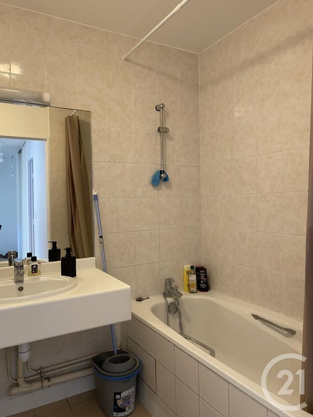 Appartement à louer - 2 pièces - 52.04 m2 - AVON - 77 - ILE-DE-FRANCE - Century 21 Agence Babut