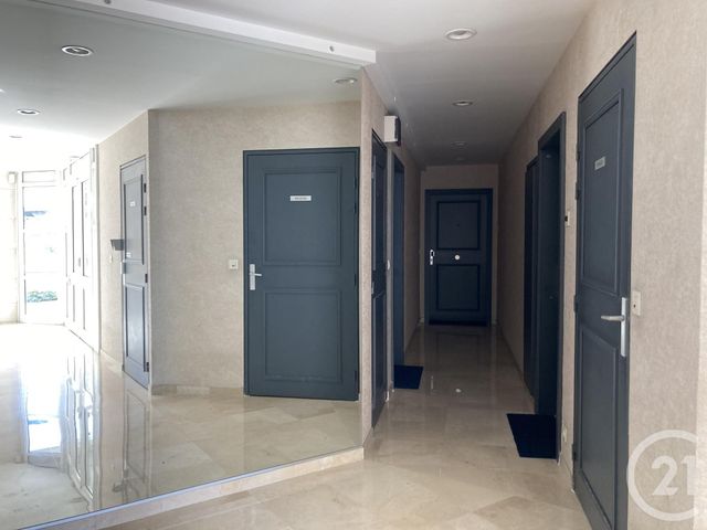 Appartement à louer - 2 pièces - 52.04 m2 - AVON - 77 - ILE-DE-FRANCE - Century 21 Agence Babut